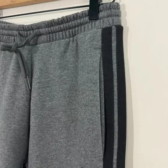 Adidas Essentials 3 Stripe Fleece Track Pants Men’s Size Small Dark Gray Heather - Picture 5 of 13